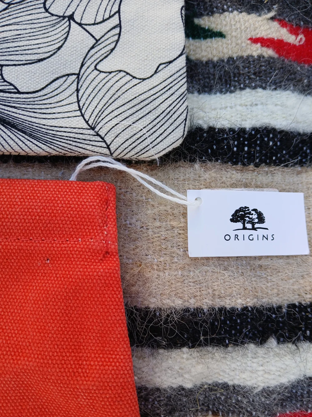 Origins Cosmetic Pouch Set Of 3 - Red, Green, Black/White
